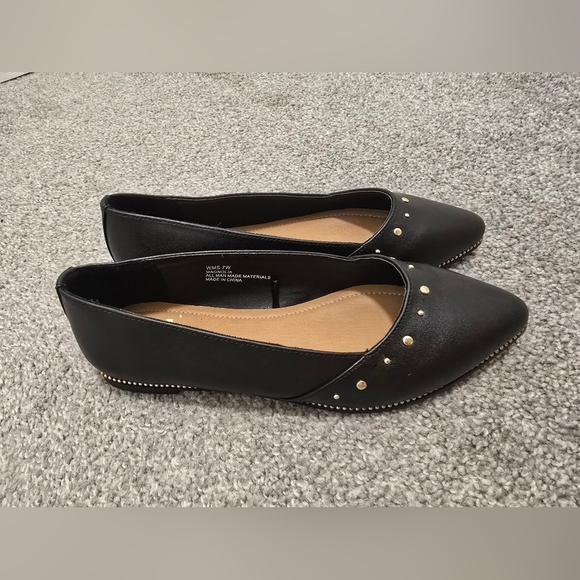 Shoes - Black Flats Gold Stud Accents Like New Ladies Size 7